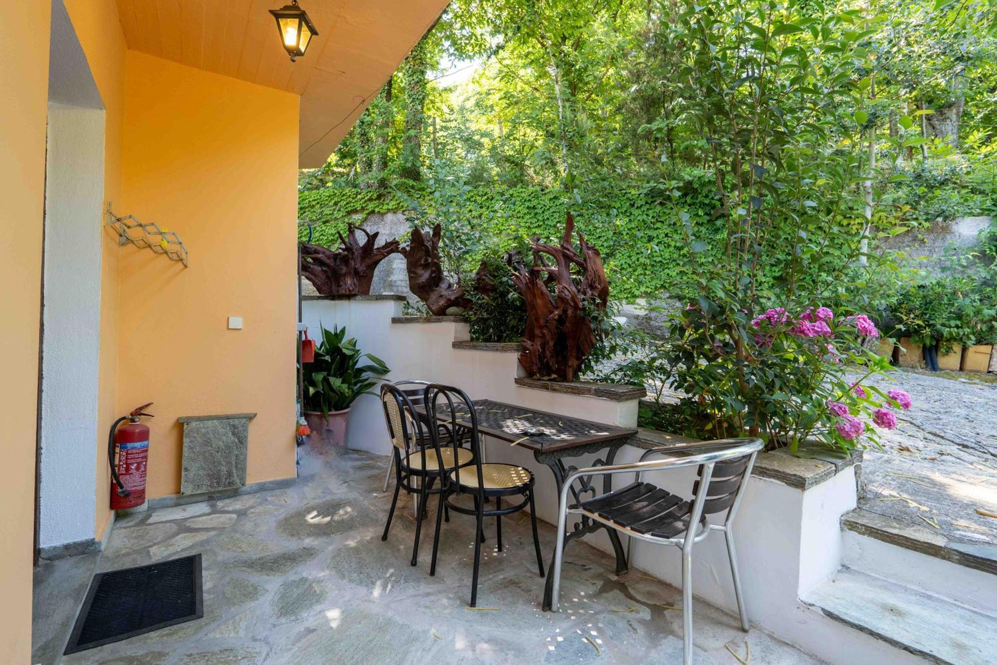 Guesthouse Papachristou Tsagarada Exterior photo